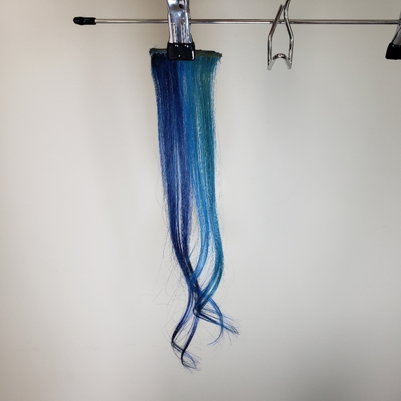 Euronext Blue Clip-In Human Hair Extensions - Picture 4 of 11